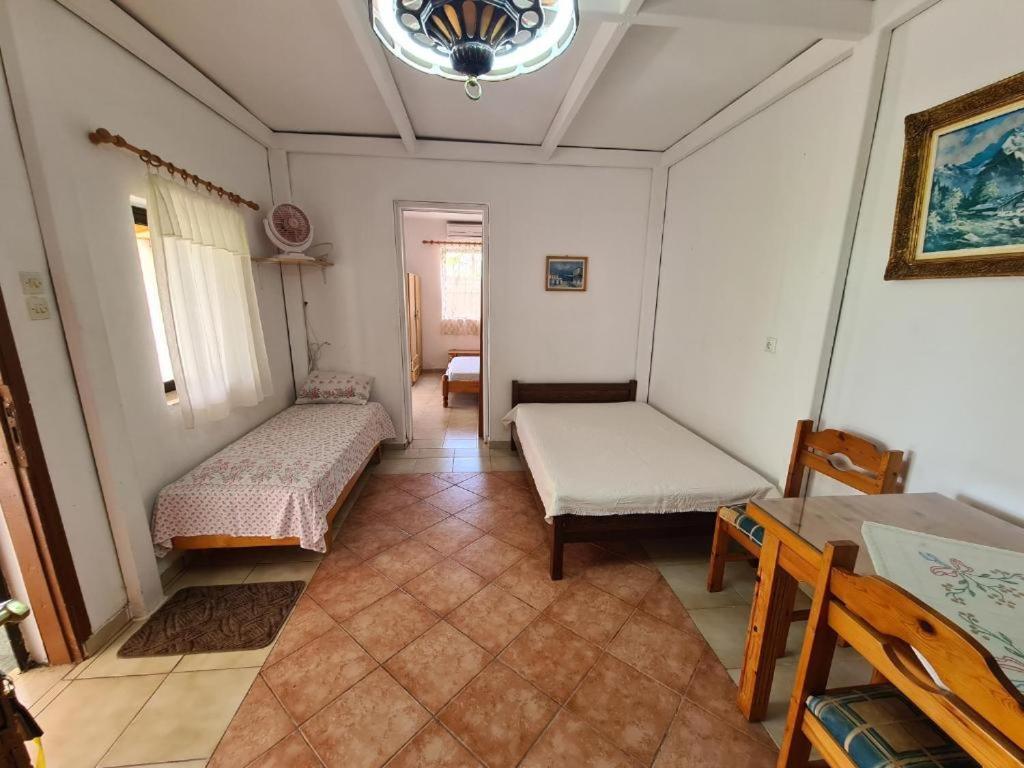 Το Κτήμα Της Ελιάς Του Τάκη Guest House Paralia Demonias Bagian luar foto