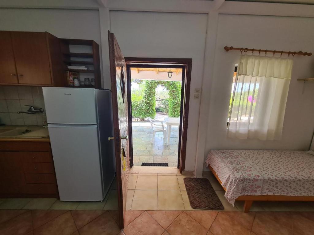 Το Κτήμα Της Ελιάς Του Τάκη Guest House Paralia Demonias Bagian luar foto